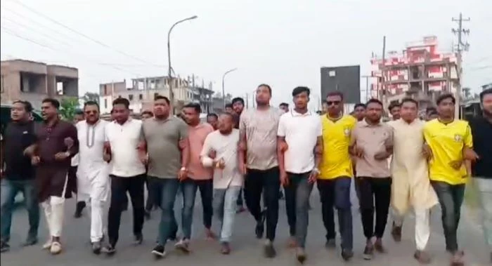 বেনাপোলে ছাত্রলীগের মিছিলের প্রতিবাদে ছাত্রদলের বিক্ষোভ 